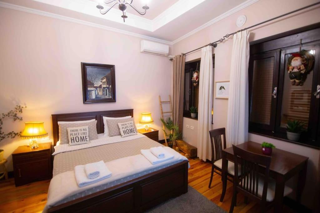Villa Elezi 2 Korce Bagian luar foto
